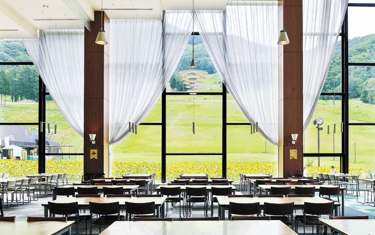 ランチビュッフェ会場